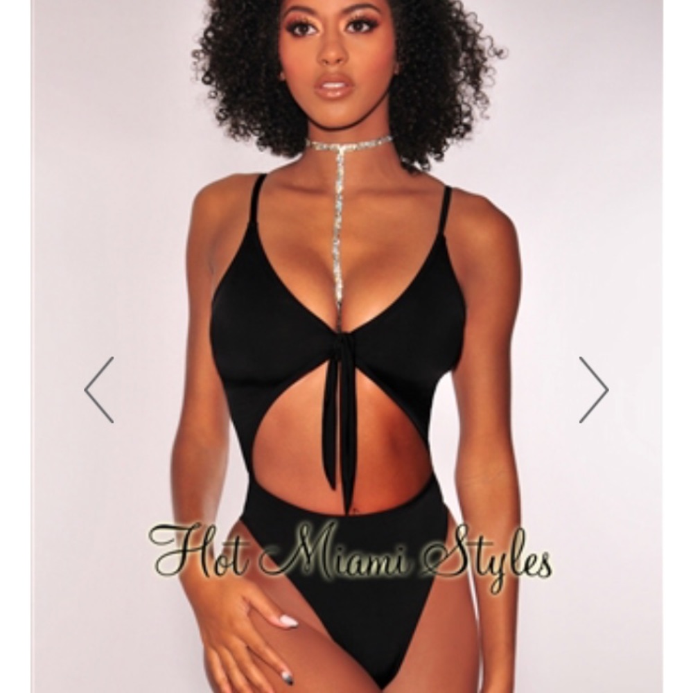 Cut out one piece bikini